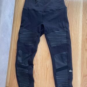 Alo moto leggings